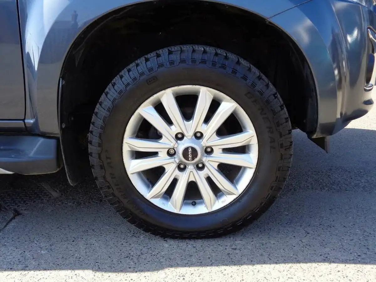 2020-isuzu-d-max-19td-utah-big-0