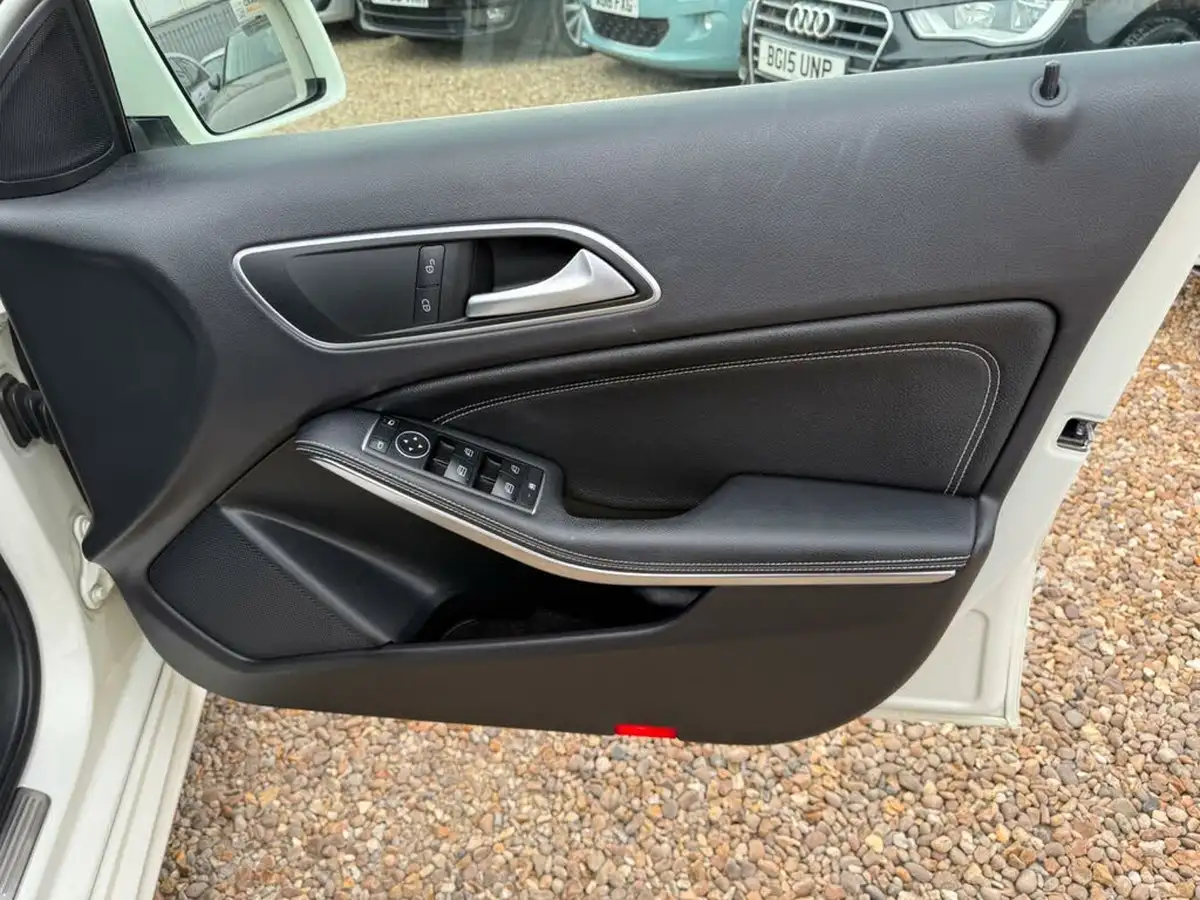 2016-mercedes-benz-a-class-15d-a180d-sport-executivess-7g-dct-big-31