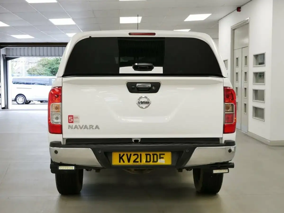2021-nissan-navara-23dci-tt-tekna-8-navileather-auto-big-24