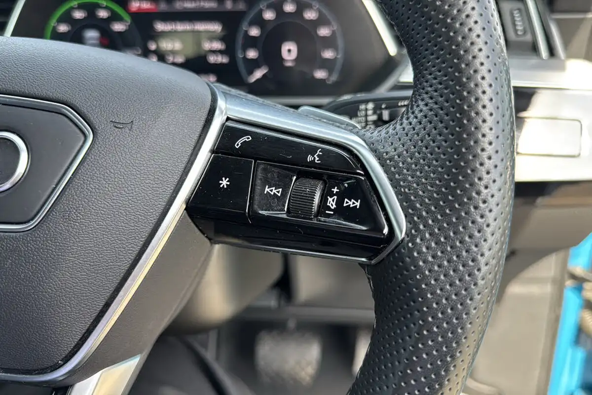 2021-audi-e-tron-55e-s-line-sportback-big-16