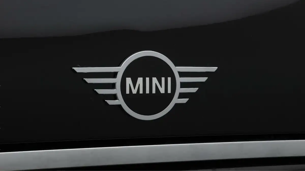 2020-mini-cooper-15-cooper-classic-hatchback-3d-auto-big-22
