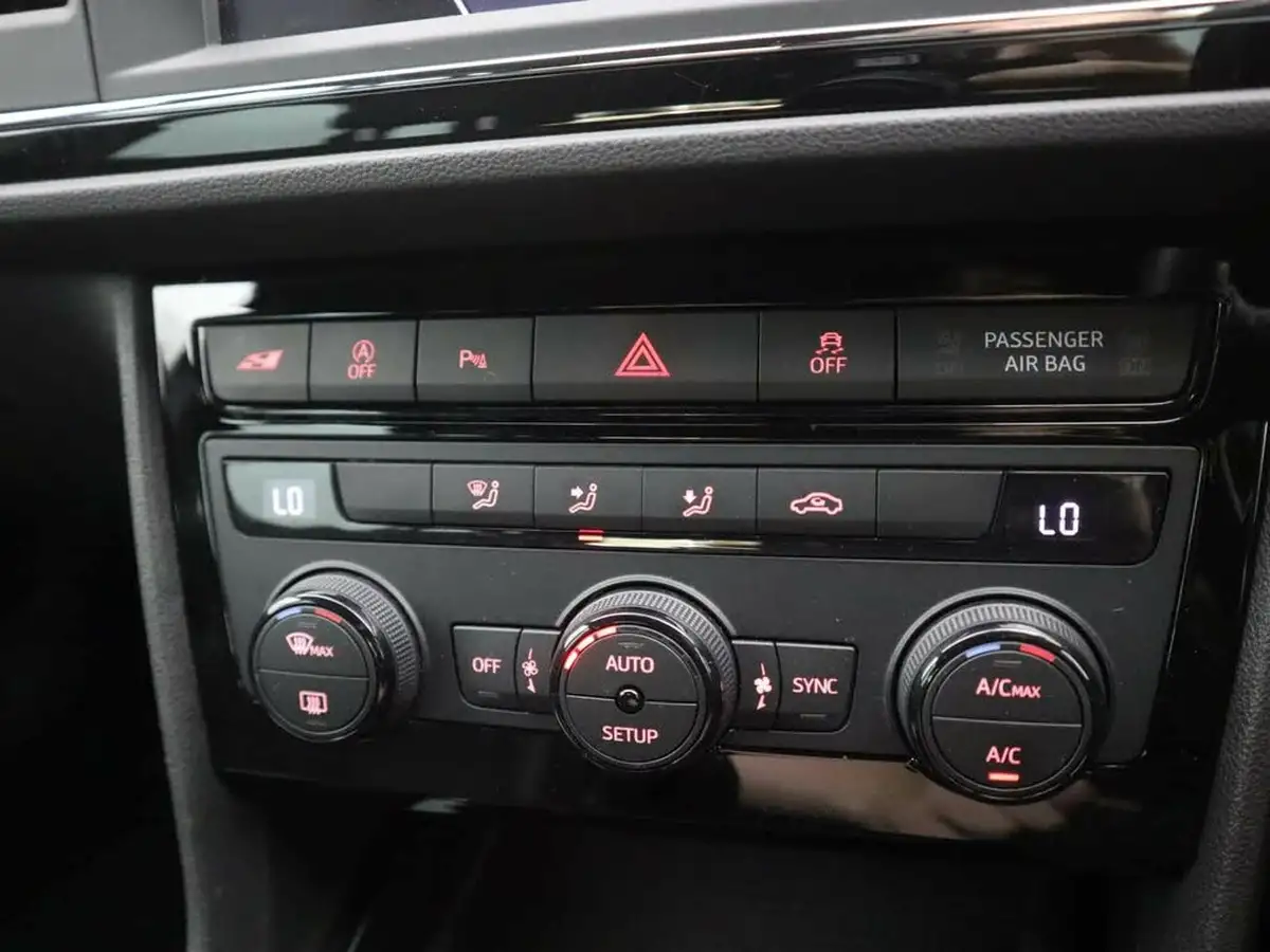 2018-seat-leon-20-tsi-cupra-300-estate-5d-dsg-4drive-big-27