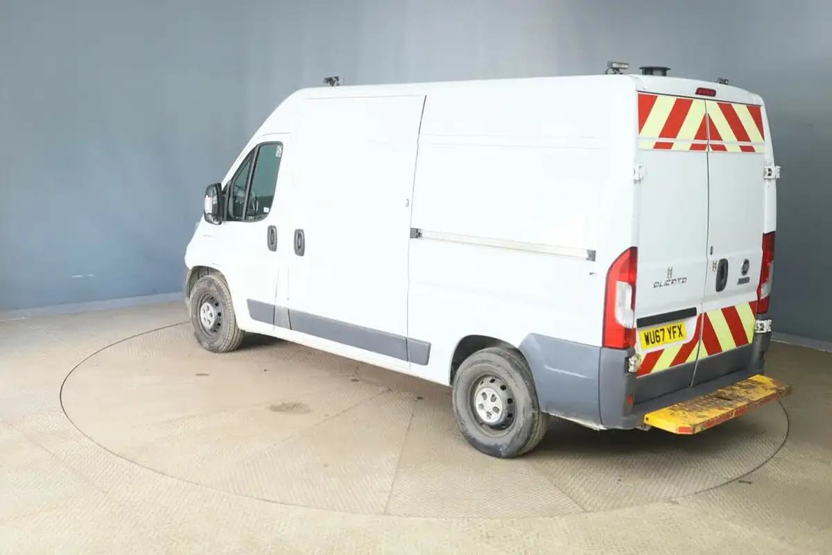 2017-fiat-ducato-20td-35-lh2-panel-big-4