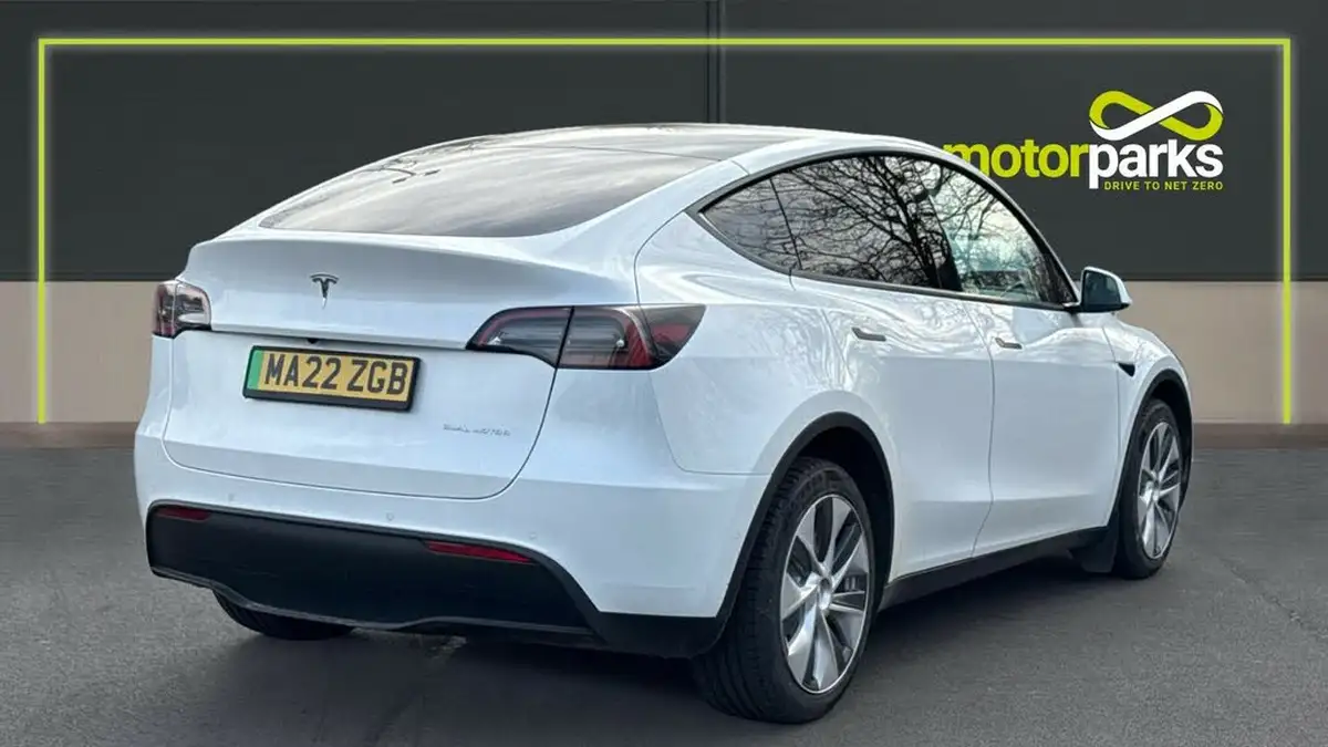 2022-tesla-model-y-e-long-range-big-2