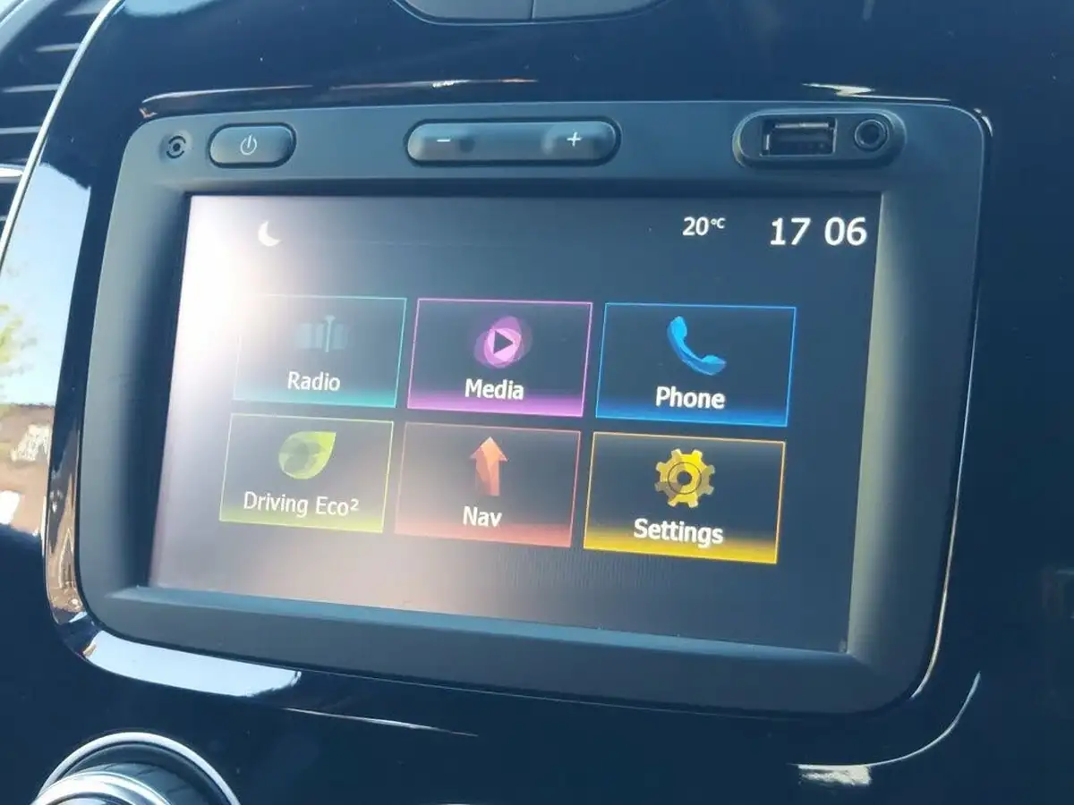 2017-renault-captur-12-dynamique-s-nav-big-42