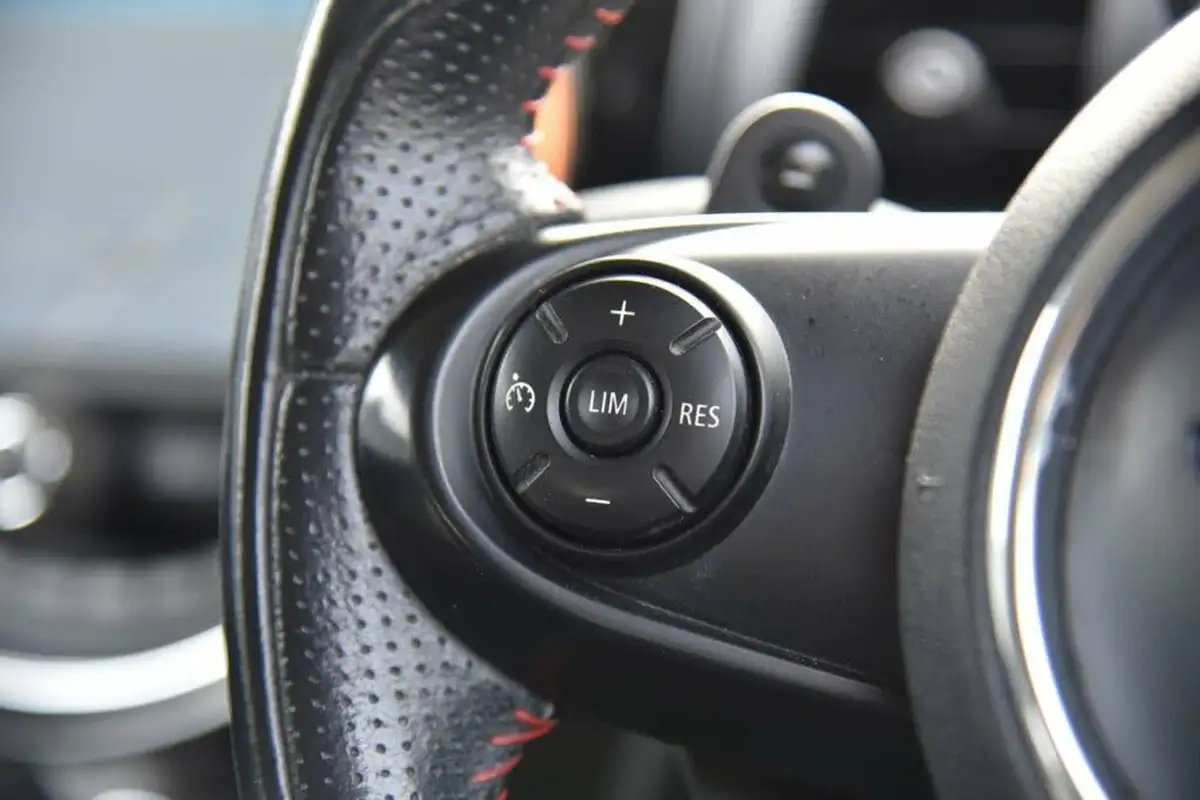 2015-mini-cooper-20td-cooper-sd-170bhp-ss-hatchback-3d-sport-auto-big-27
