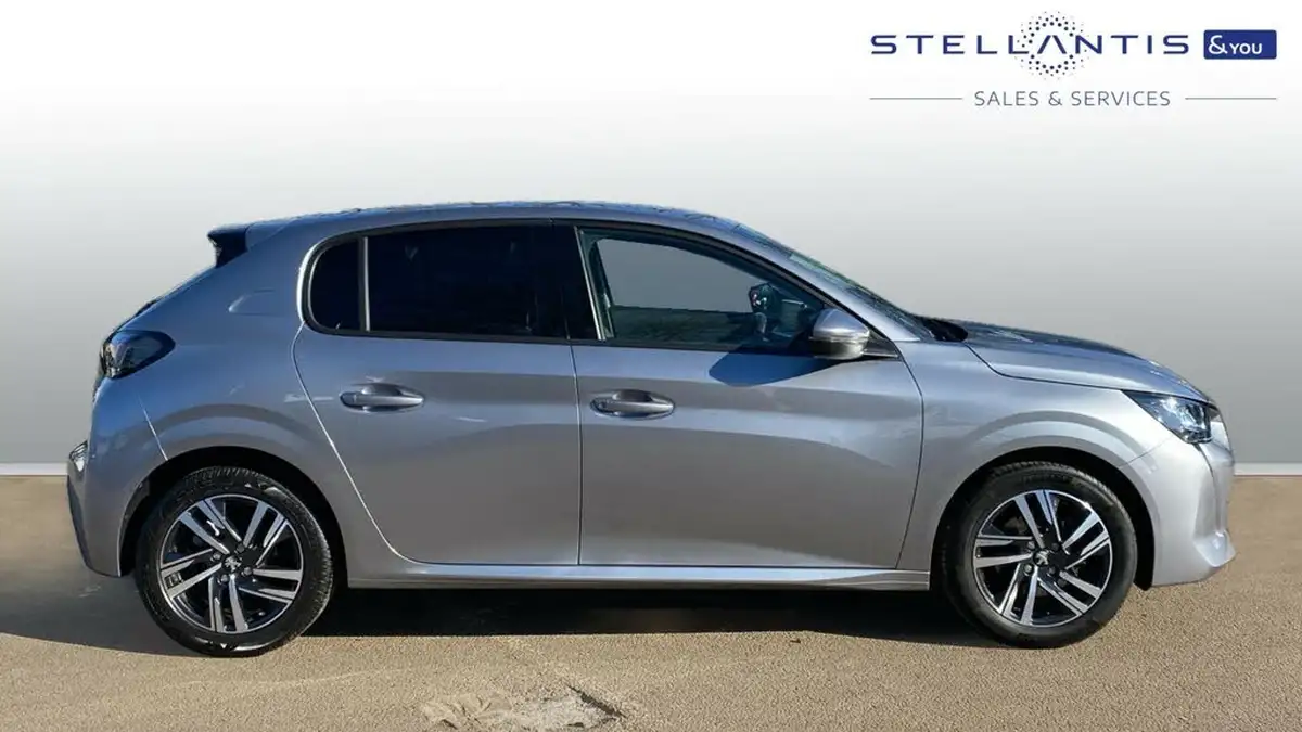 2021-peugeot-208-12-puretech-allure-premium-100bhp-big-1
