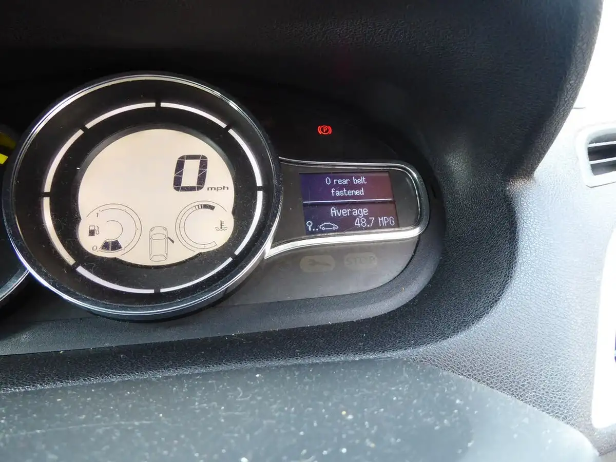 2012-renault-megane-15dci-dynamique-tom-tom-hatchback-5d-big-7