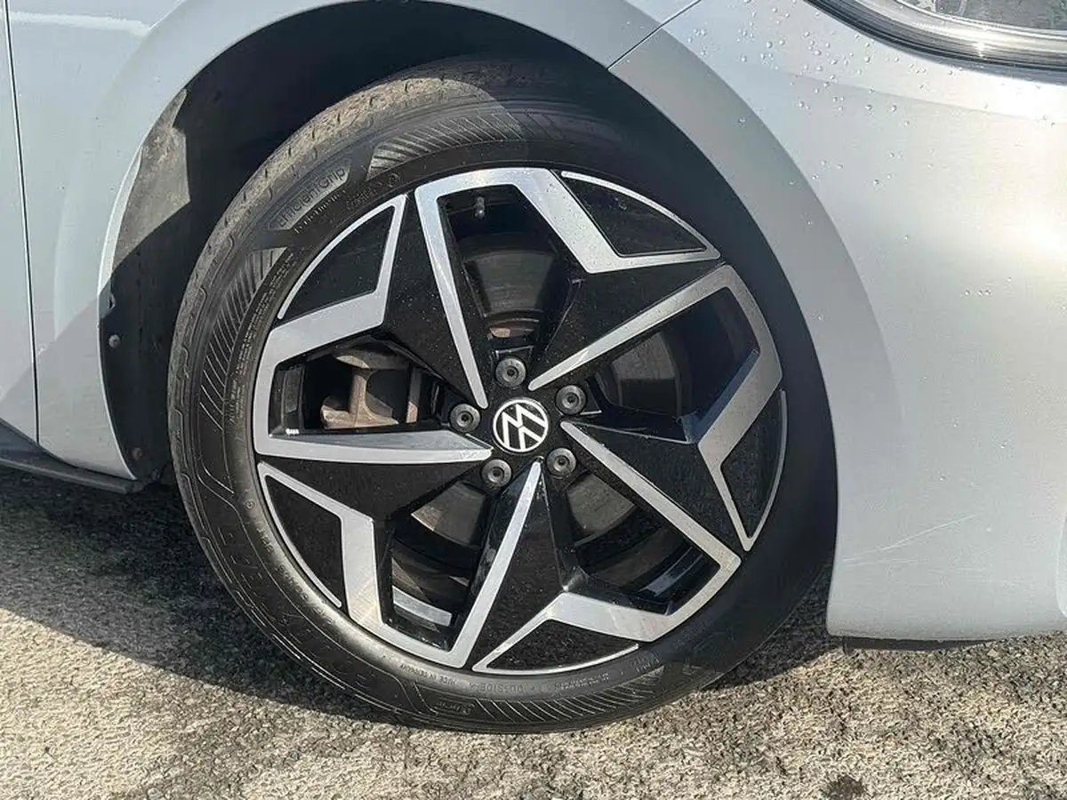 2021-volkswagen-id3-e-tour-big-4