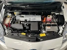 2011-toyota-prius-small-31