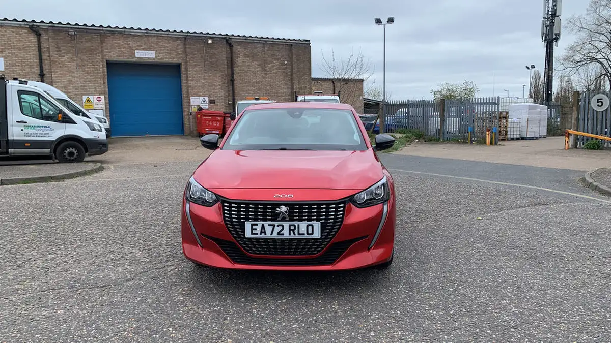 2023-peugeot-208-12-puretech-allure-premium-100ps-big-8
