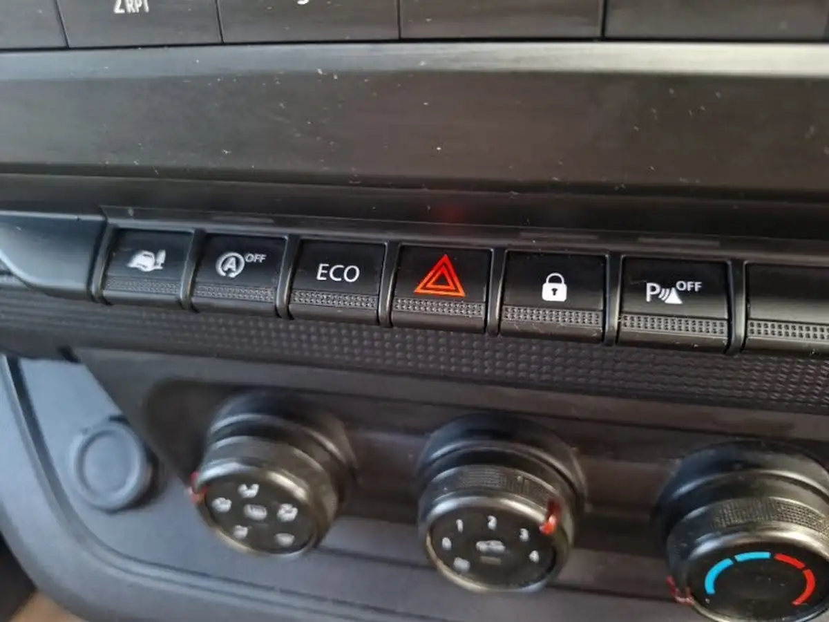 2022-renault-trafic-20dci-ll30-130-business-panel-big-17