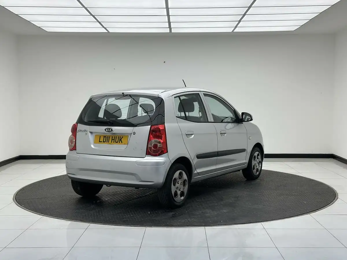 2011-kia-picanto-11-graphite-big-5