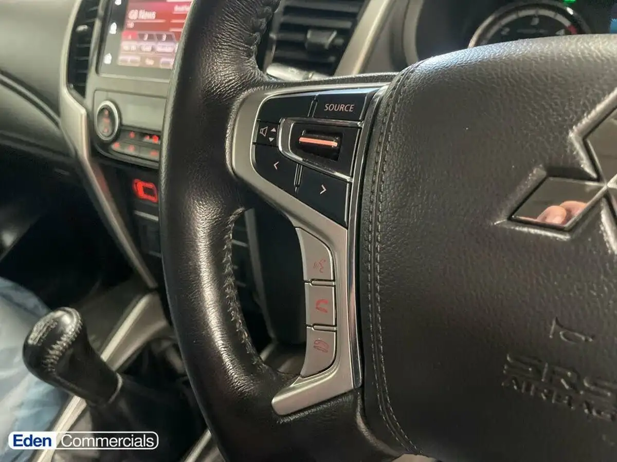 2020-mitsubishi-l200-22di-d-warrior-big-38