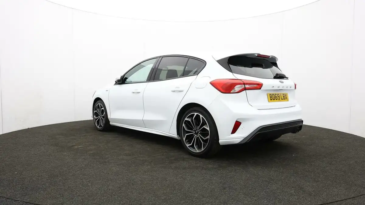 2019-ford-focus-10t-st-line-x-hatchback-big-77
