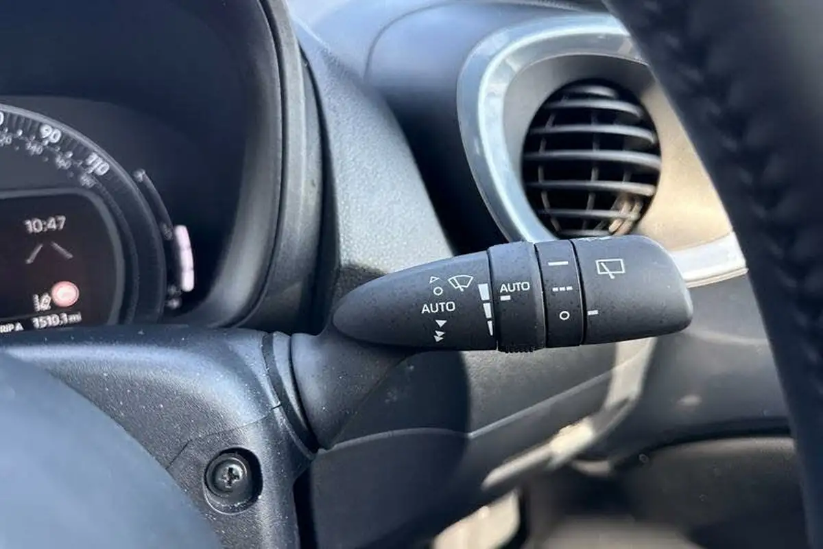 2023-toyota-aygo-x-10-vvt-i-undercover-big-14