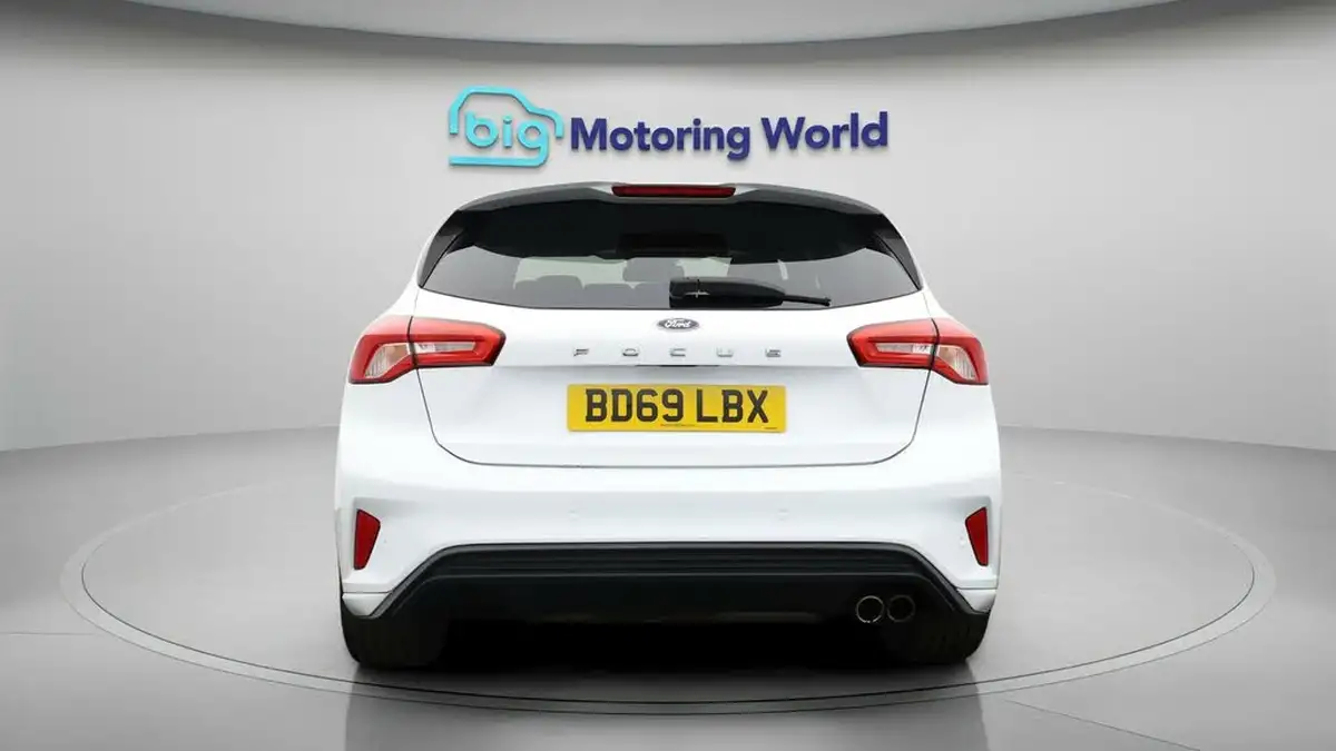 2019-ford-focus-10t-st-line-x-hatchback-big-5