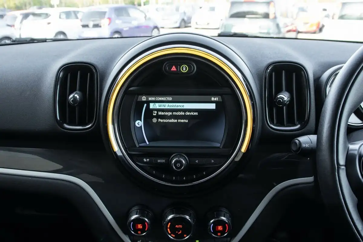 2018-mini-countryman-20-cooper-s-ss-big-24