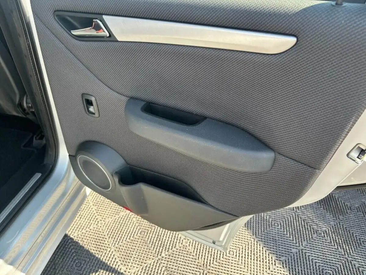 2009-mercedes-benz-a-class-20td-a160-avantgarde-se-5d-cvt-new-gen-big-25