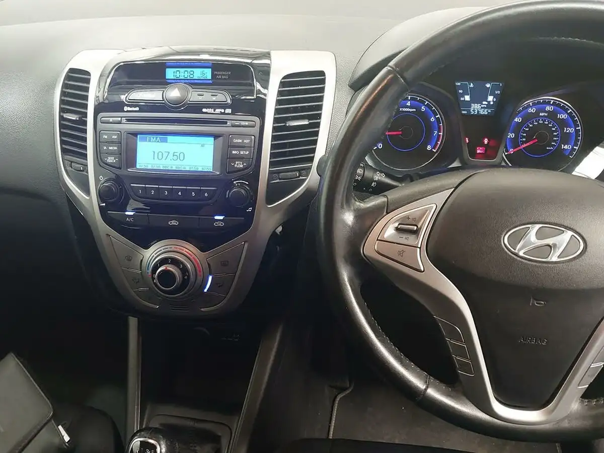 2014-hyundai-ix20-14-active-89bhp-big-12