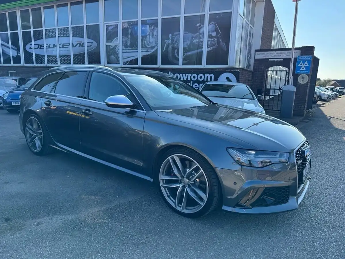 2015-audi-rs6-avant-40-quattro-big-0
