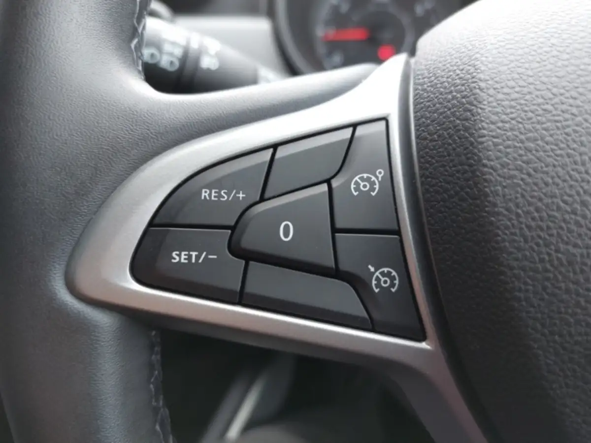 2022-ford-focus-23t-st-hatchback-big-16