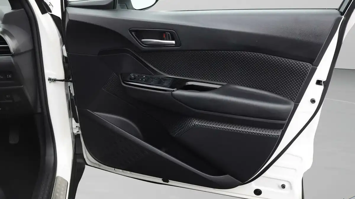2022-toyota-c-hr-20-vvt-i-design-big-14