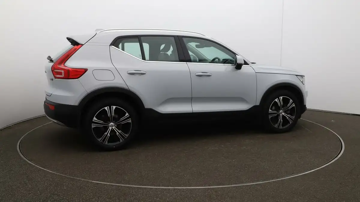 2022-volvo-xc40-20-b4-inscription-awd-big-41