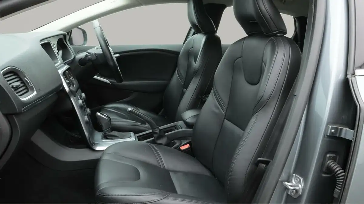 2018-volvo-v40-15-t3-inscription-big-14