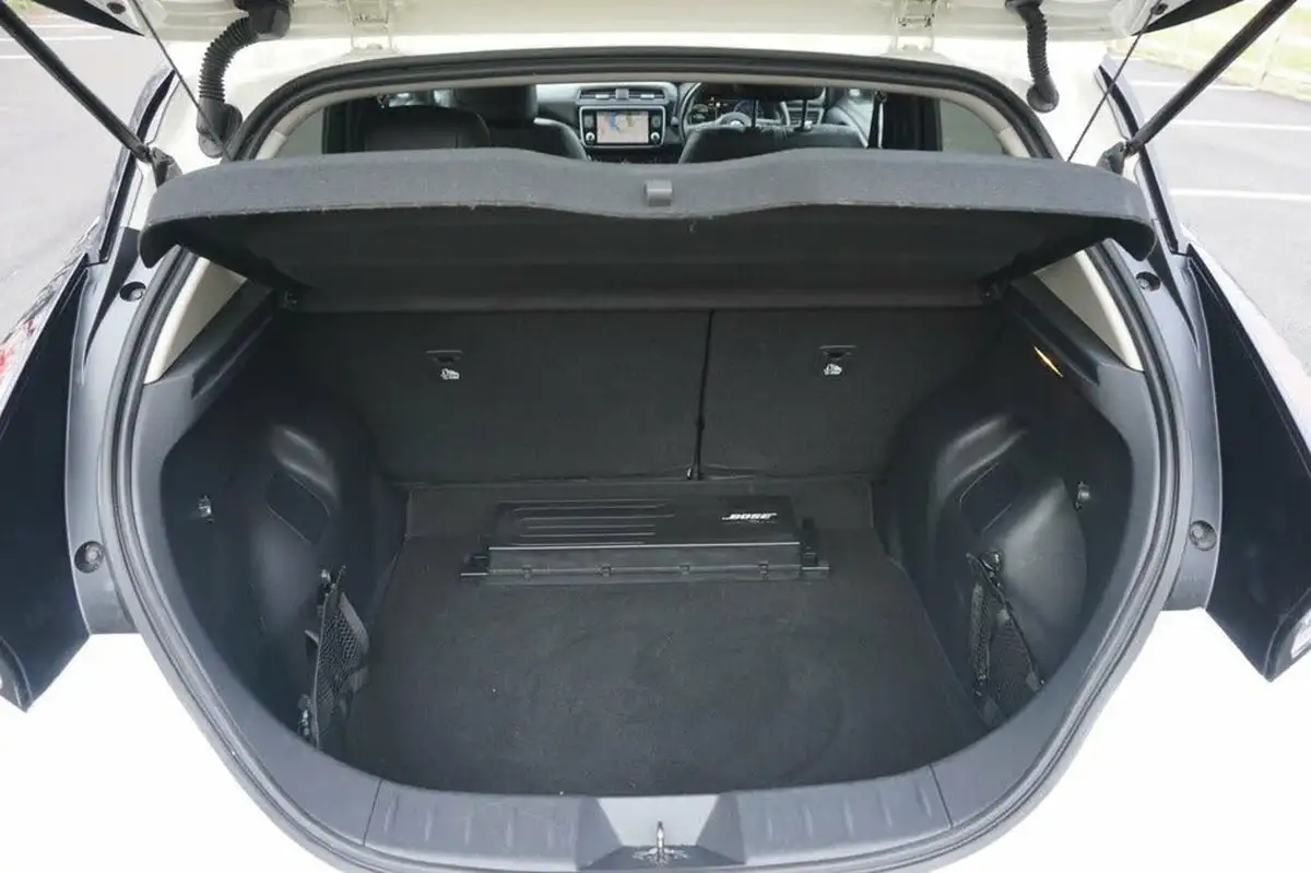 2021-nissan-leaf-e-e-tekna-big-19