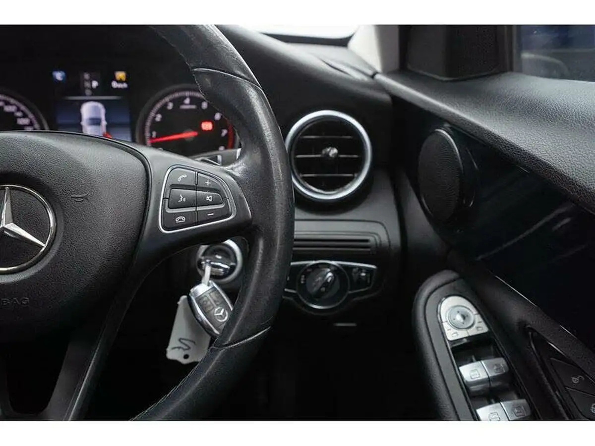 2017-mercedes-benz-c-class-20-c200-se-saloon-4d-9g-tronic-plus-big-32