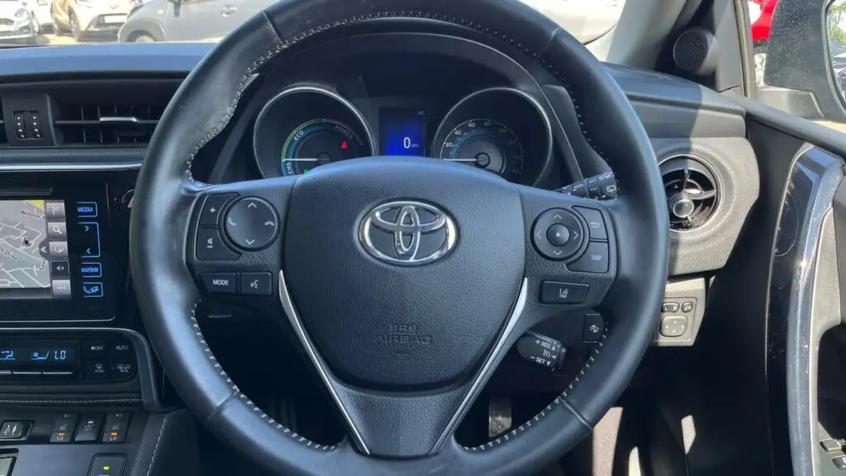 2017-toyota-auris-18-vvt-i-hsd-excel-tss-hatchback-big-7