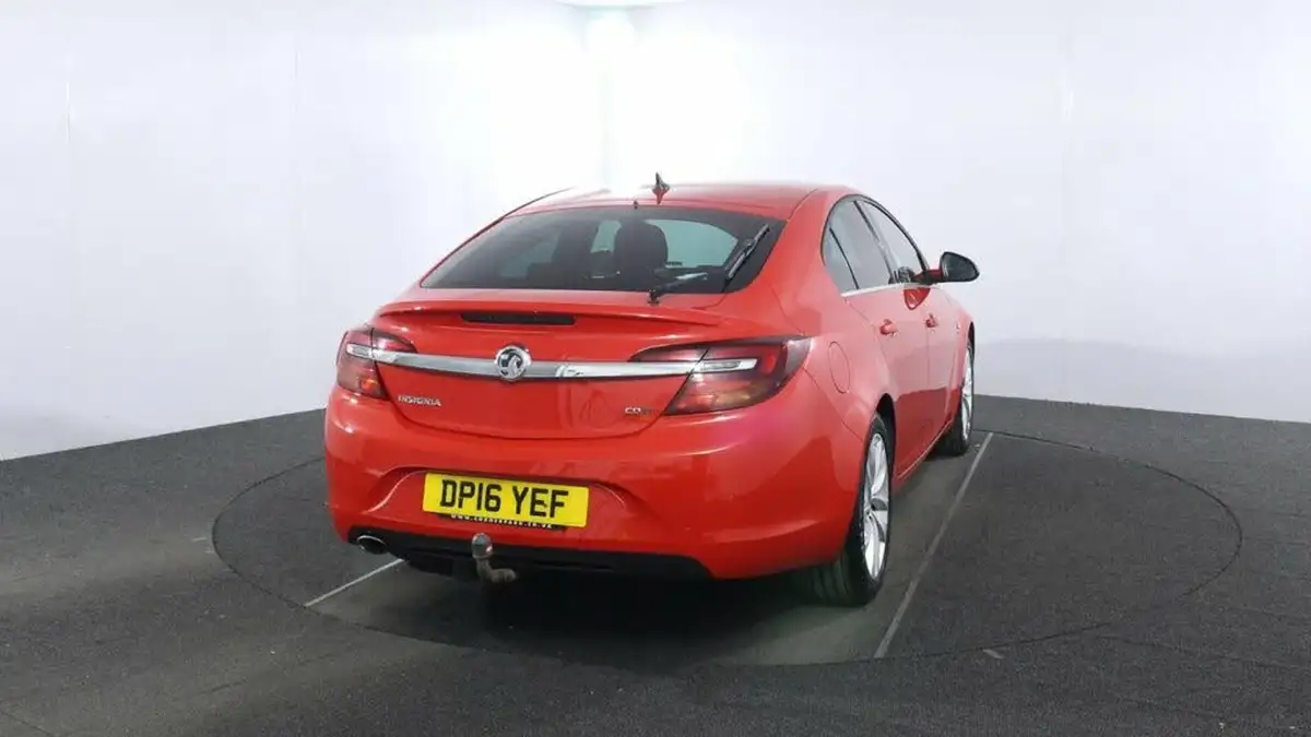 2016-vauxhall-insignia-20cdti-sri-nav-ecoflex-ss-hatchback-5d-big-6