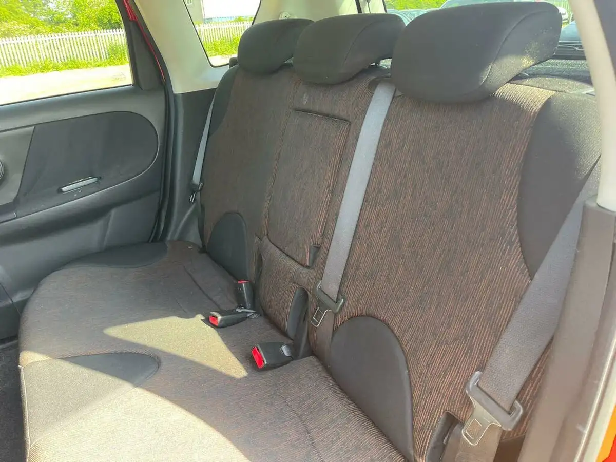 2009-nissan-note-15td-n-tec-big-11