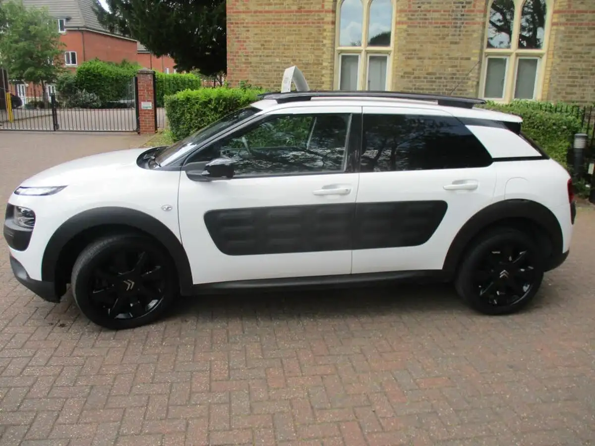 2017-citroen-c4-cactus-12-puretech-flair-82ps-big-4