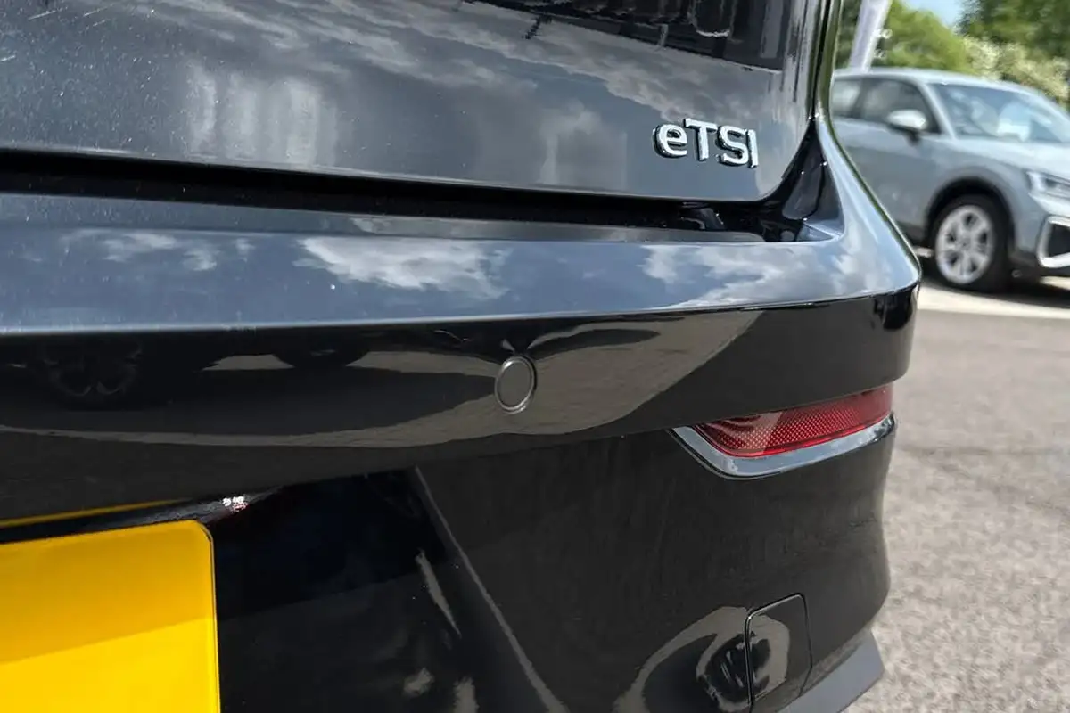 2025-volkswagen-golf-15-etsi-match-big-27