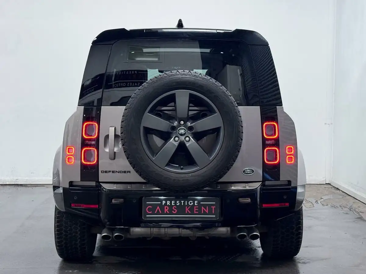 2022-land-rover-110-defender-50-p525-v8-big-15