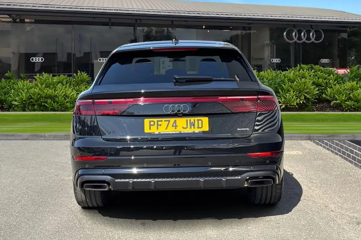 2025-audi-q8-30-50-tdi-black-edition-big-3