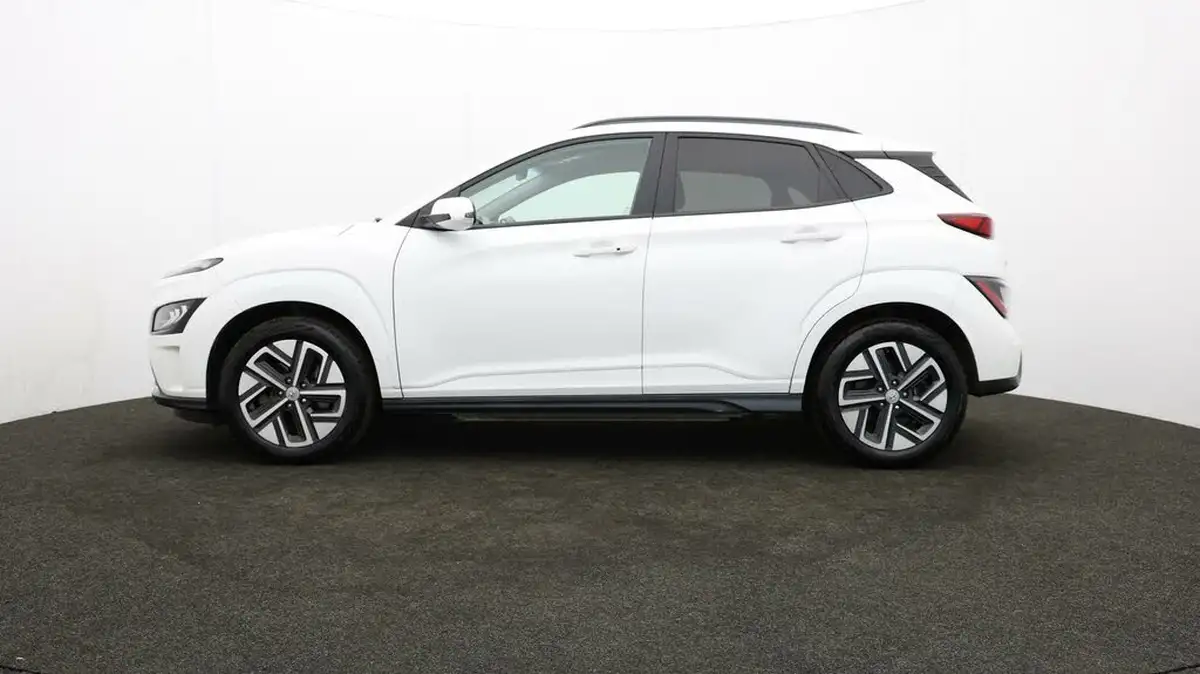 2022-hyundai-kona-e-premium-204ps-64kwh-7kw-obc-big-3