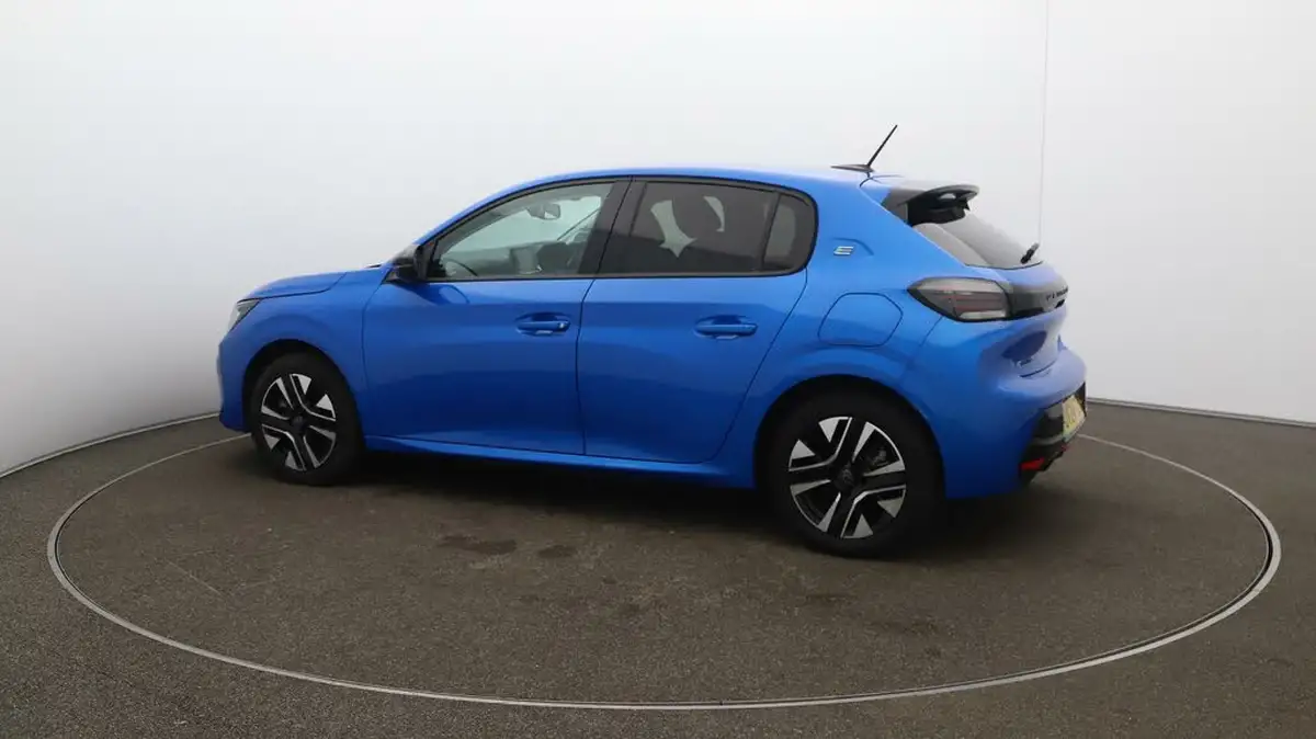 2024-peugeot-208-e-e-style-big-39