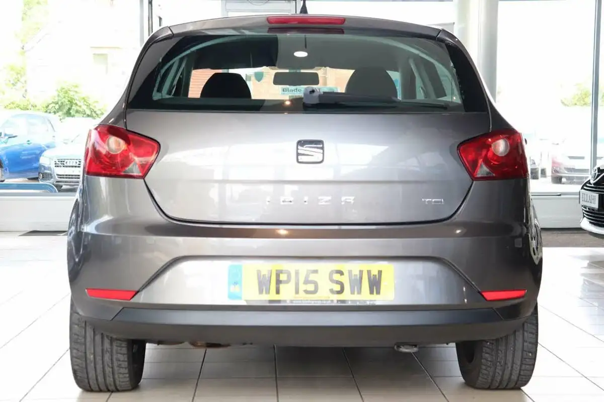2015-seat-ibiza-12-i-tech-hatchback-5d-big-6