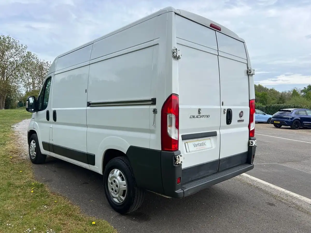 2017-fiat-ducato-20td-35-lh2-panel-big-17