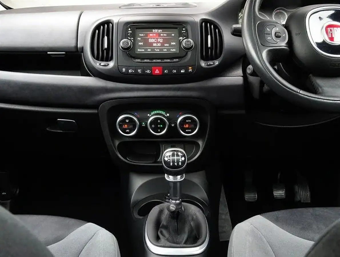 2014-fiat-500l-16td-lounge-105bhp-ss-big-15