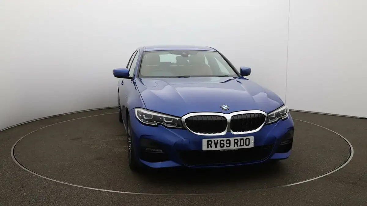 2019-bmw-3-series-20-330e-m-sport-plus-pack-big-39