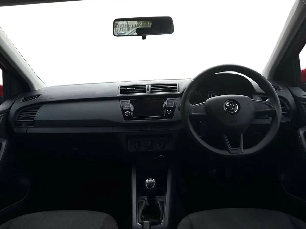 2019-skoda-fabia-10-mpi-s-ss-hatchback-big-9