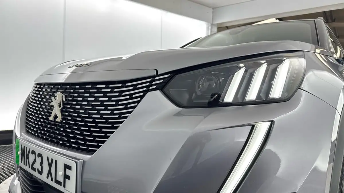 2023-peugeot-2008-suv-e-gt-136bhp-50kwh-station-wagon-big-27