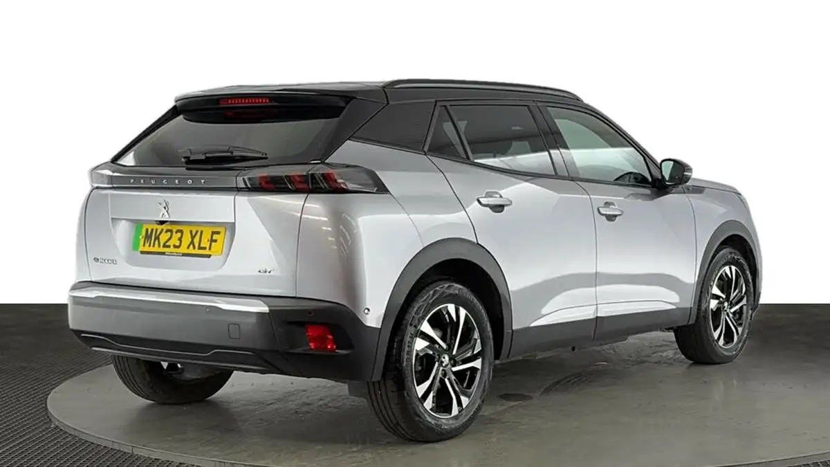2023-peugeot-2008-suv-e-gt-136bhp-50kwh-station-wagon-big-3