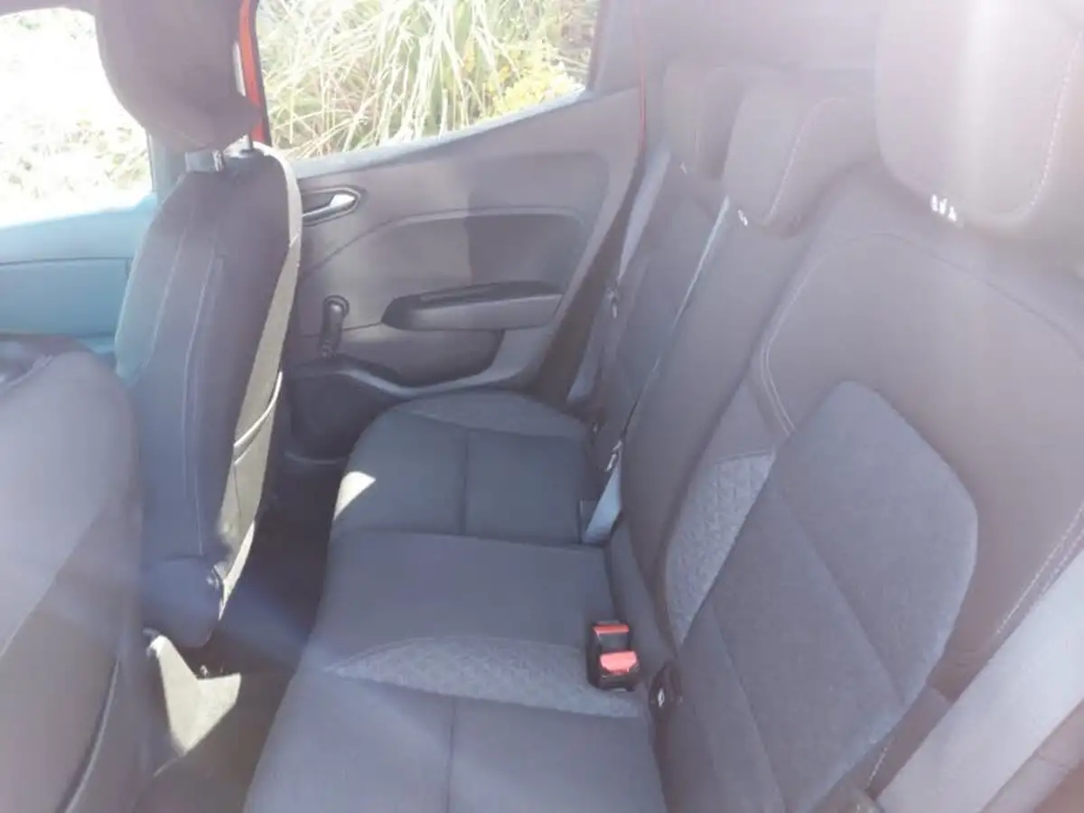 2020-renault-clio-10-sce-iconic-75bhp-big-5
