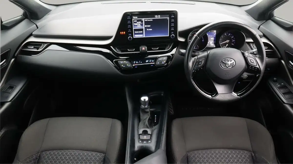 2022-toyota-c-hr-18-vvt-i-icon-big-13