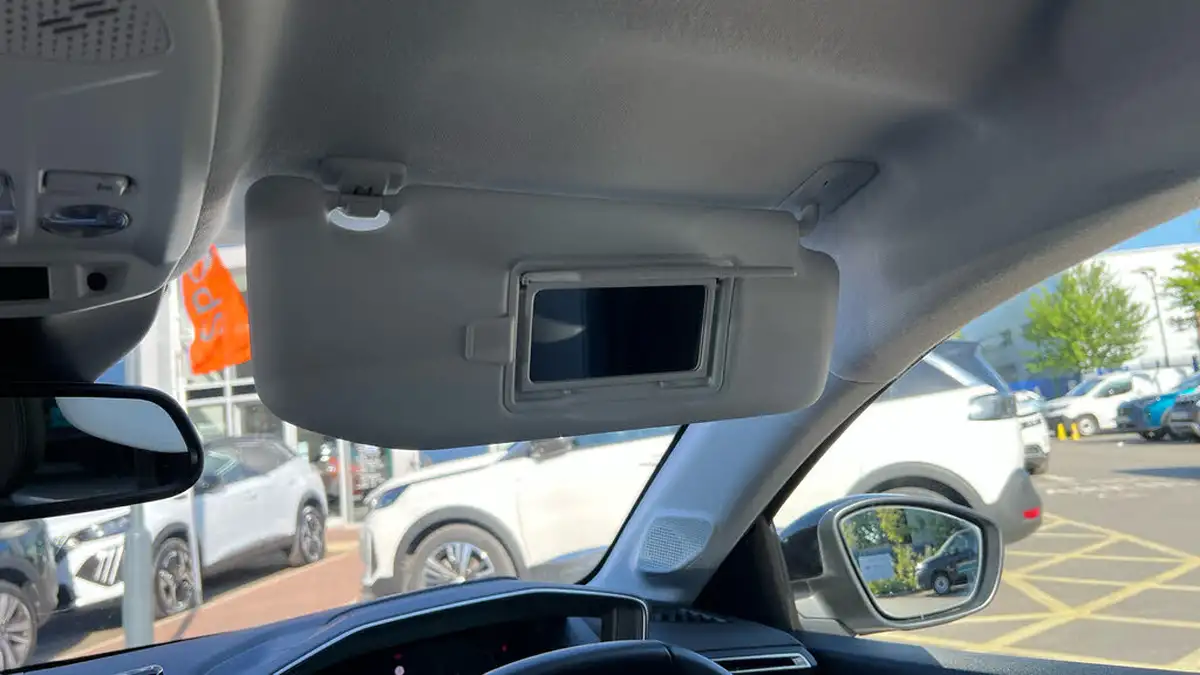 2022-peugeot-208-12-puretech-allure-premium-100ps-big-37